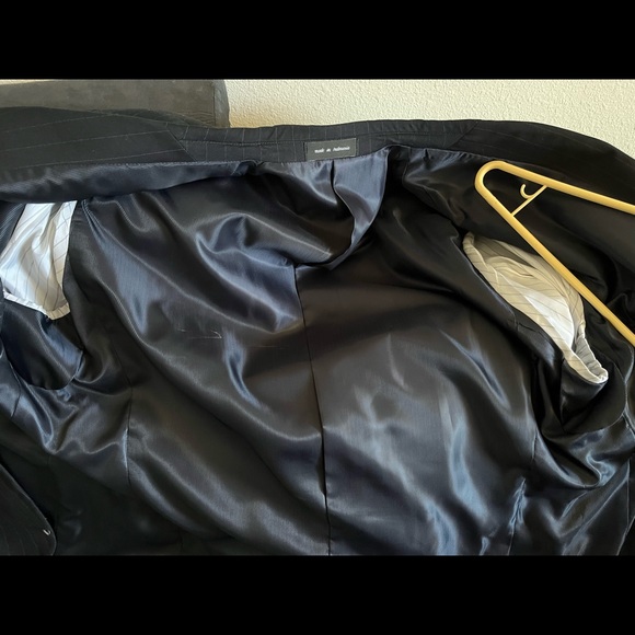 Pinstripe blazer & pair of matching slacks - Picture 4 of 7